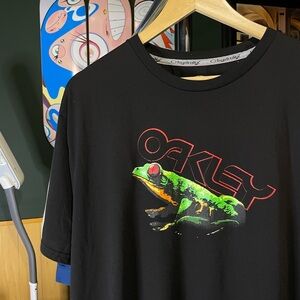 Oakley Black T-Shirt with Colorful Frog Design Mens size Xxl
